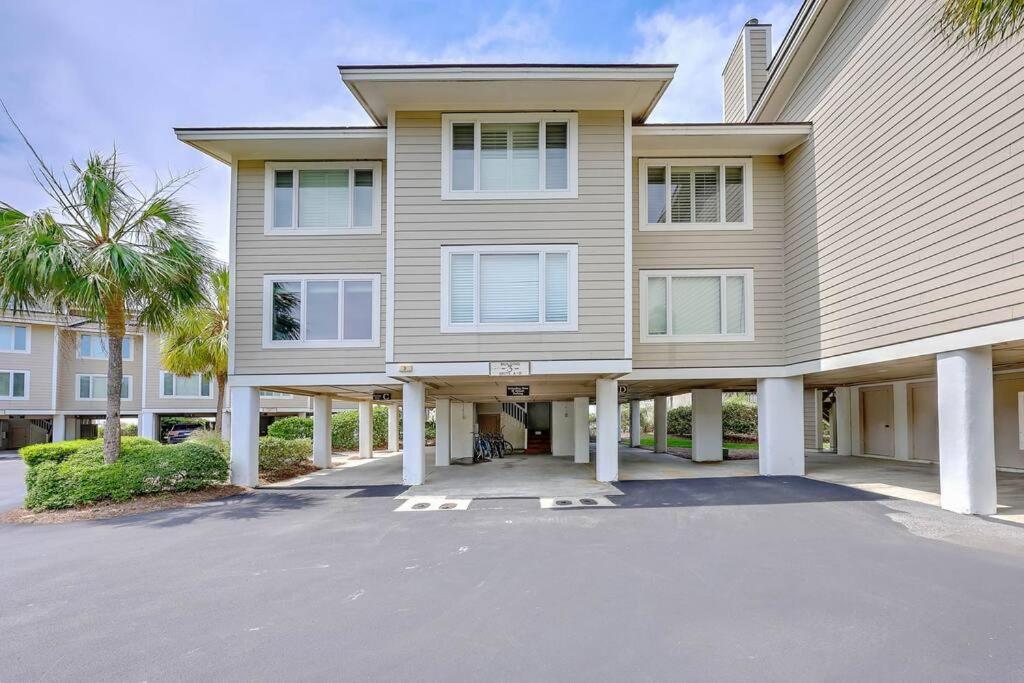 New Listing! Seagrove Villa 3A - Luxurious Ocean View! Isle of Palms Exterior photo